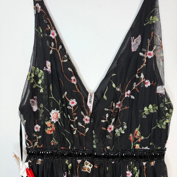 Mac Duggal Floral Embroidered Sleeveless A Line Gown Black Multi 70132 12 New - Picture 3 of 14